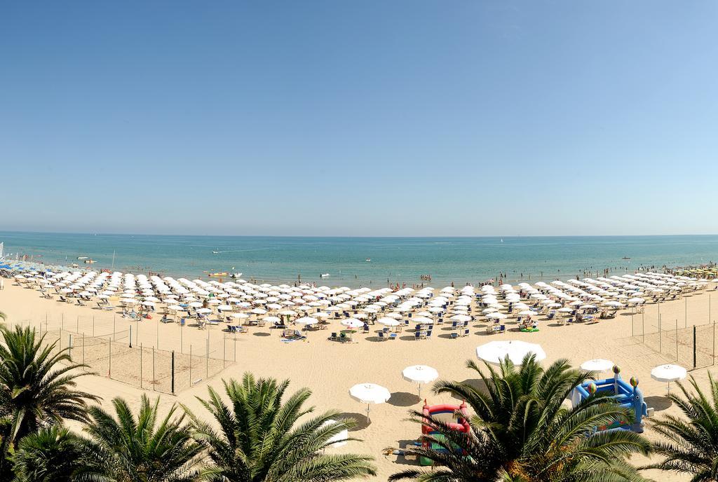 Hotel President Silvi Marina Exterior foto